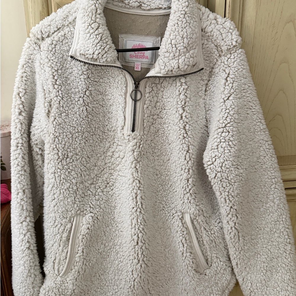 Sherpa Women's Cream Fleece Pullover